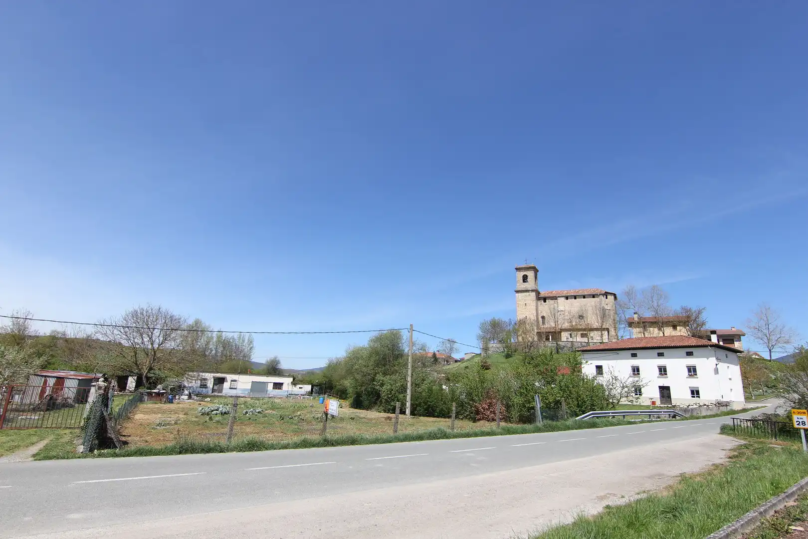 Wohnbaugrundstück zum Verkauf in San Millán / Donemiliaga