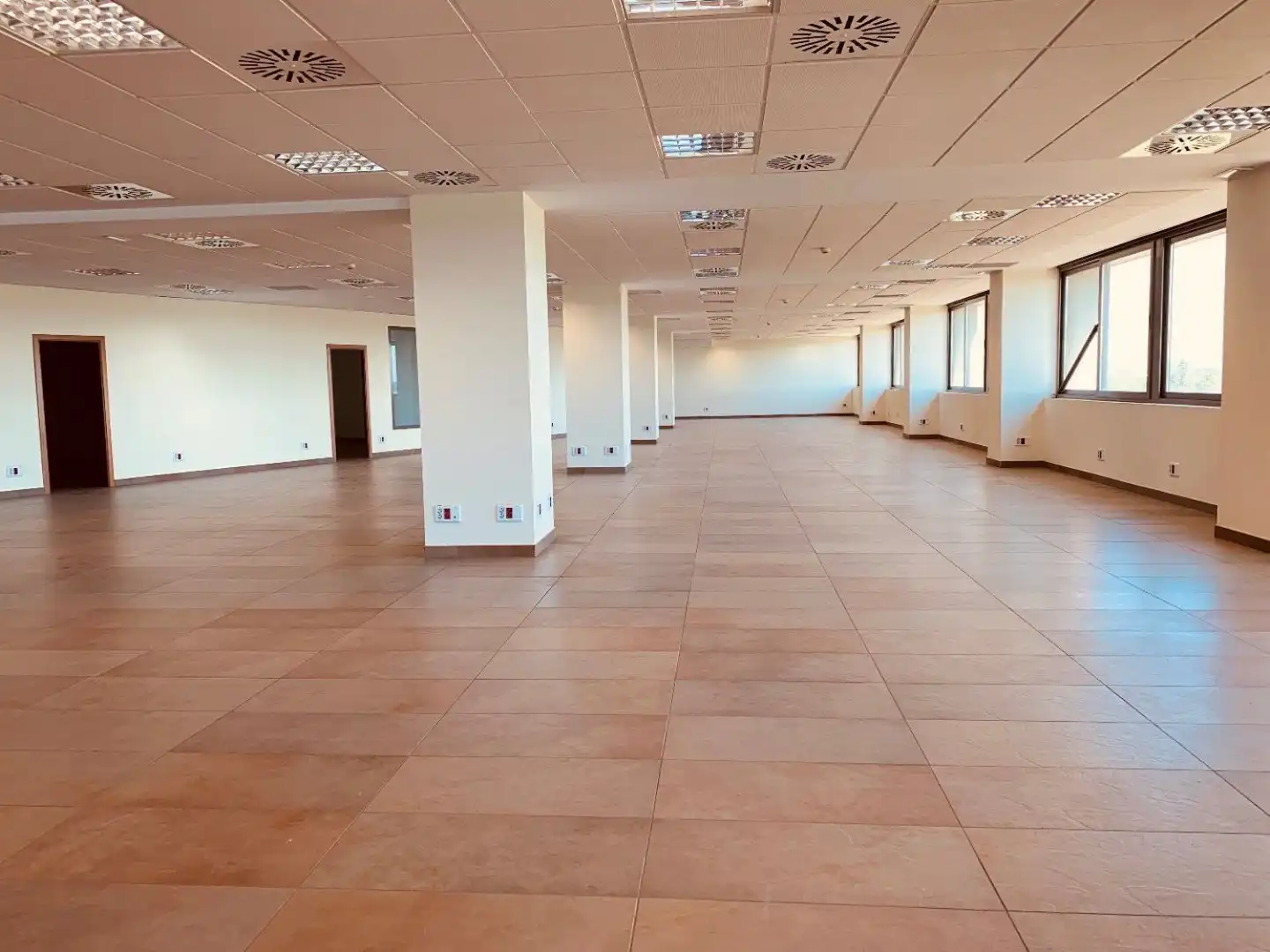 Oficina de alquiler en Santiponce