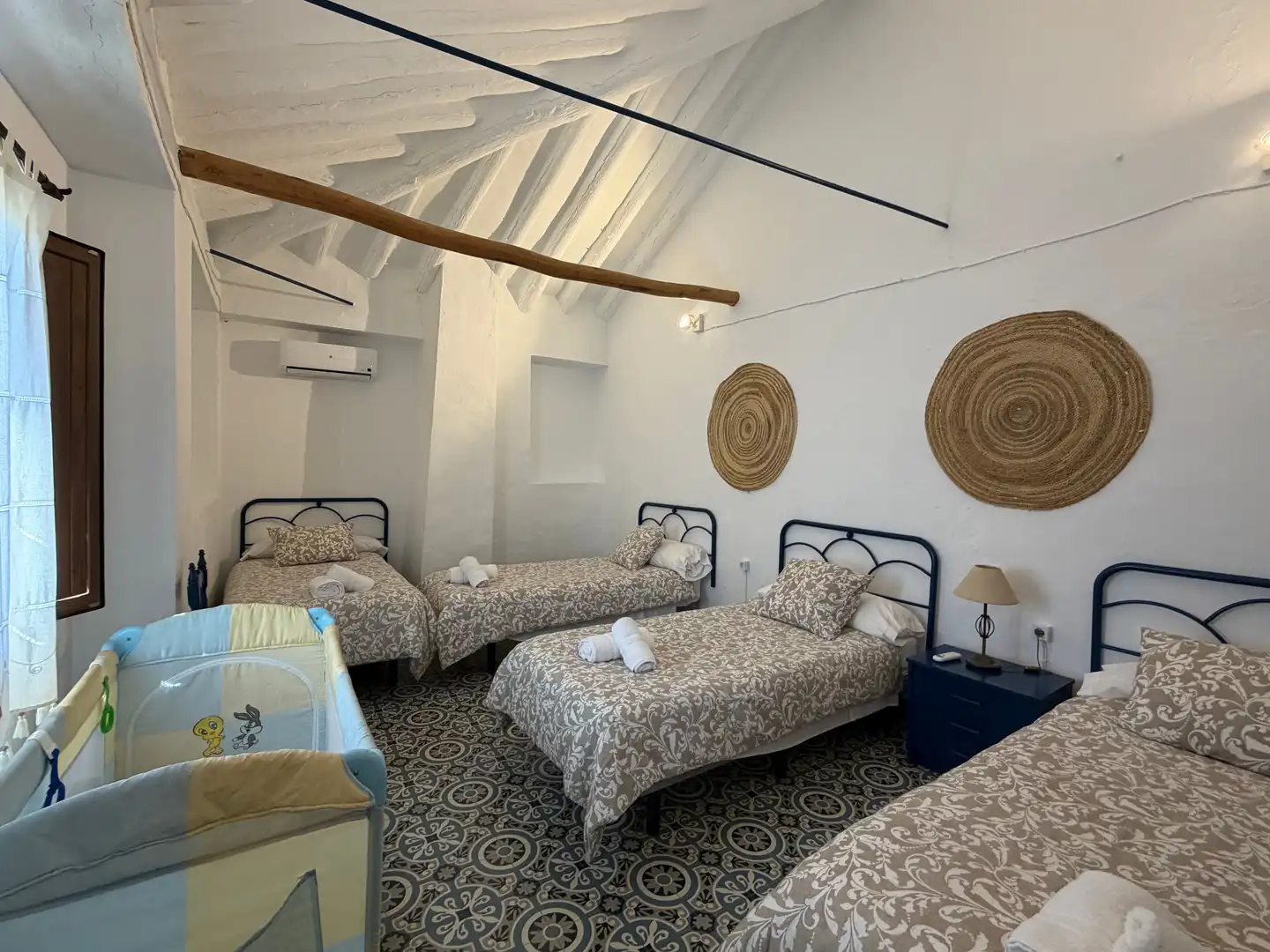 Dormitori de Finca rústica en venda en Villanueva del Trabuco amb Jardí privat, Terrassa i Traster