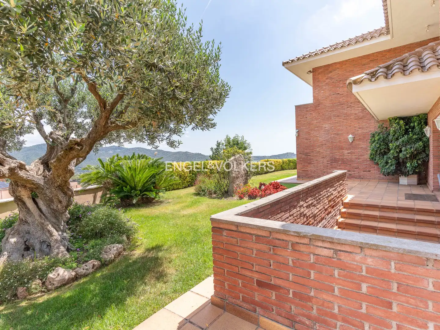 Vista exterior de Casa o xalet de lloguer en Argentona amb Aire condicionat, Calefacció i Jardí privat