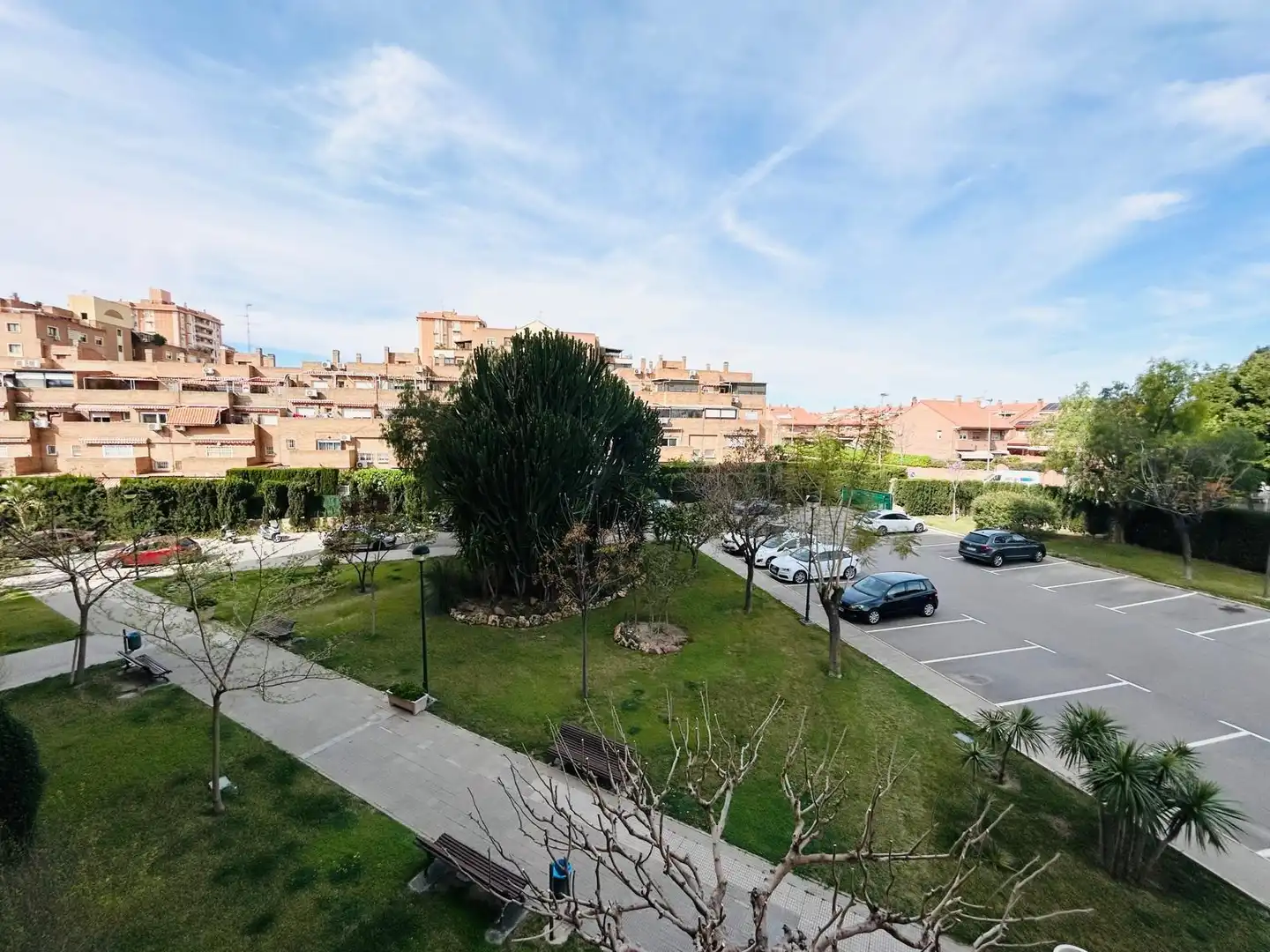 Vista exterior de Pis en venda en Alicante / Alacant amb Aire condicionat, Jardí privat i Moblat
