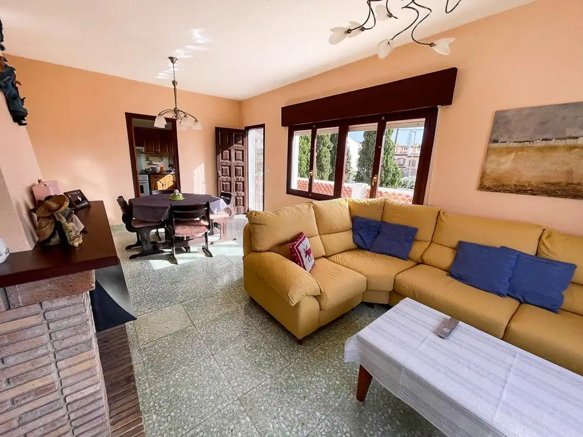 Sala d'estar de Casa o xalet en venda en L'Alfàs del Pi amb Terrassa i Piscina