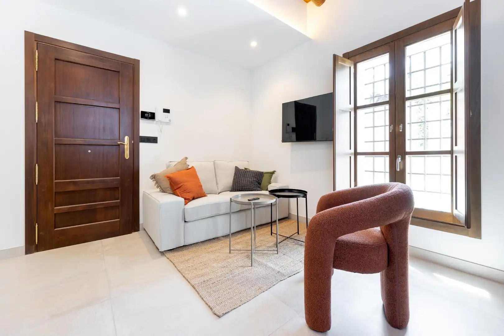Living room of Apartments for rent in Granada  with Air Conditioner, Heating and Furnished