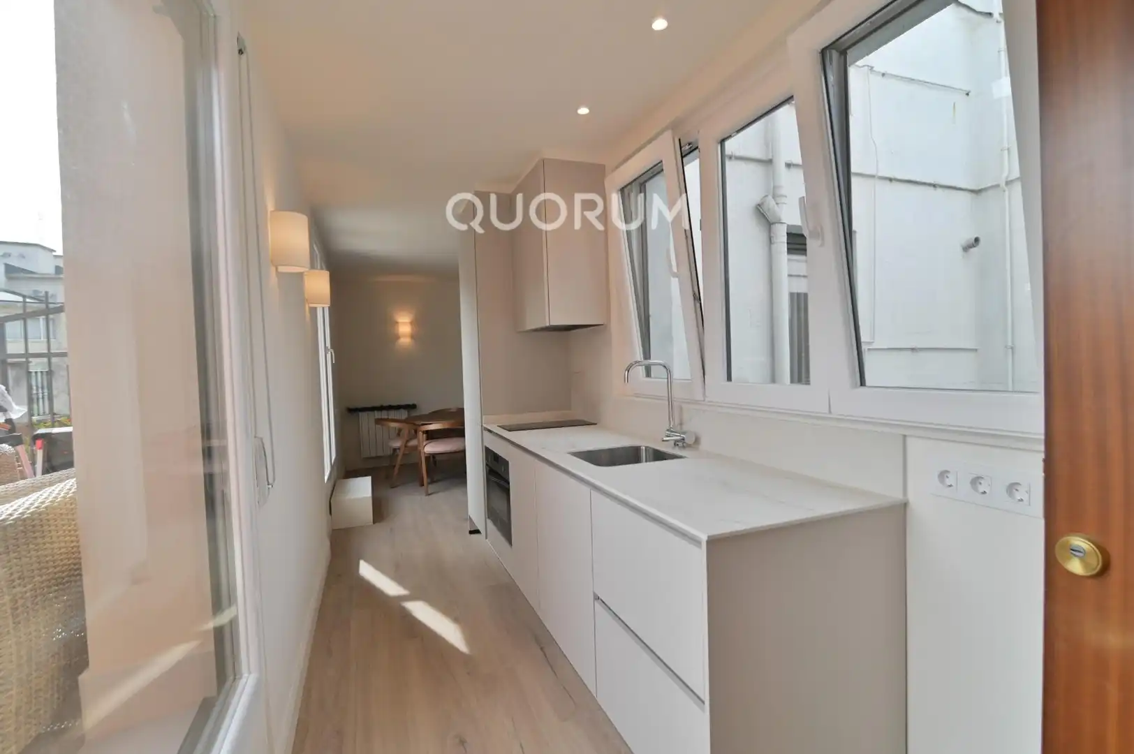 Flat for rent in Calle Marqués del Puerto, Ensanche - Moyua - Diputación