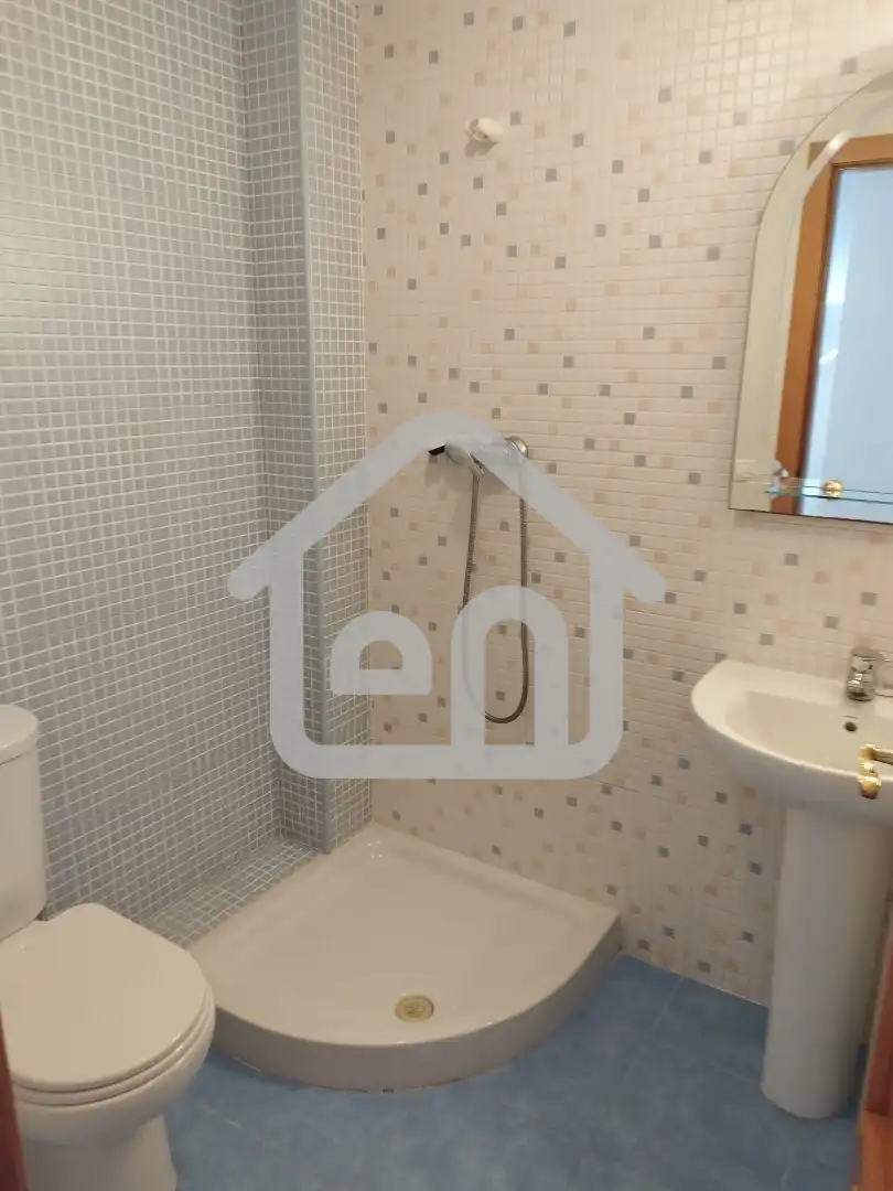 Casa adosada en venta en Calle Bodega, Requena