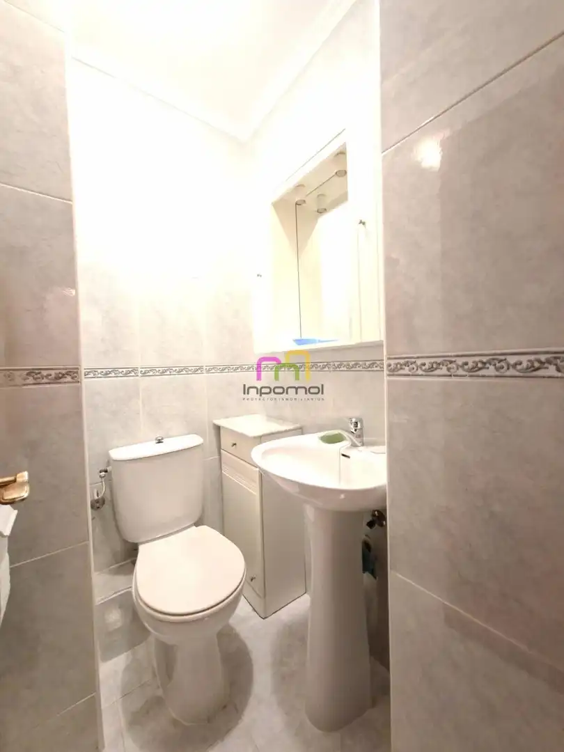 Bathroom of Flat for sale in Badajoz  with Air Conditioner, Heating and Terrace