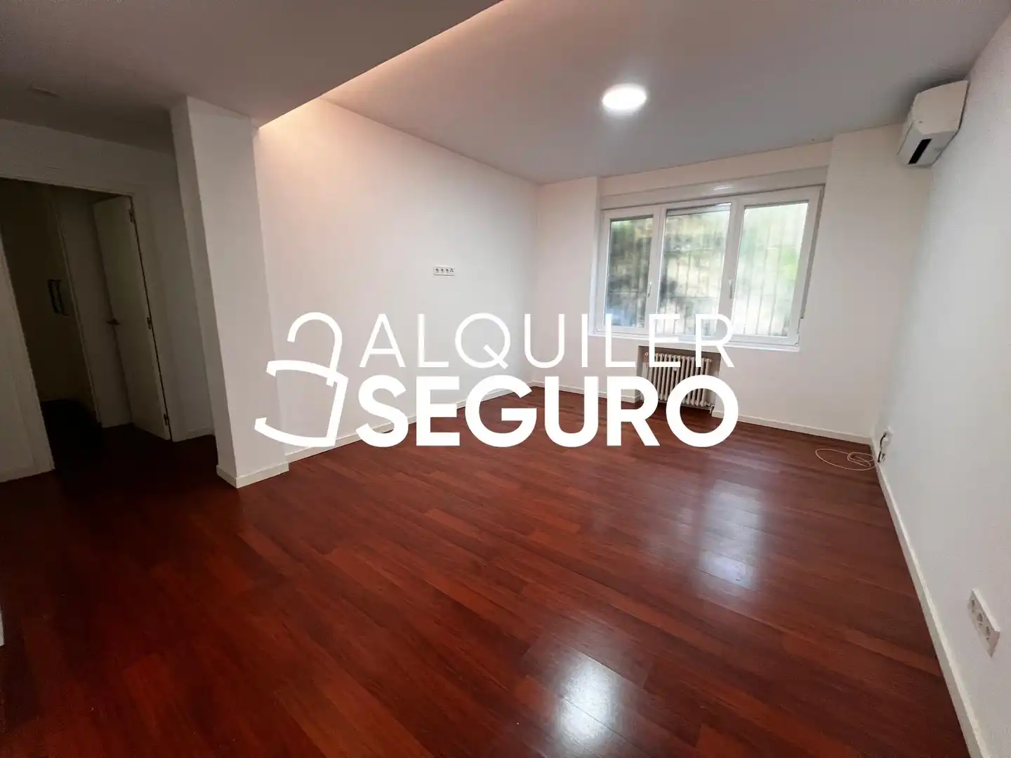Flat for rent in Madrid  with Air Conditioner and Heating