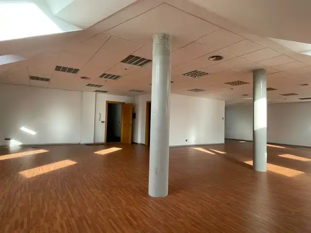 Büro zur Miete in Santander mit Klimaanlage und Heizung
