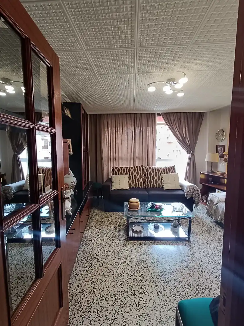 Piso con ascensor en venta en Calle Pinoso, imagen 2