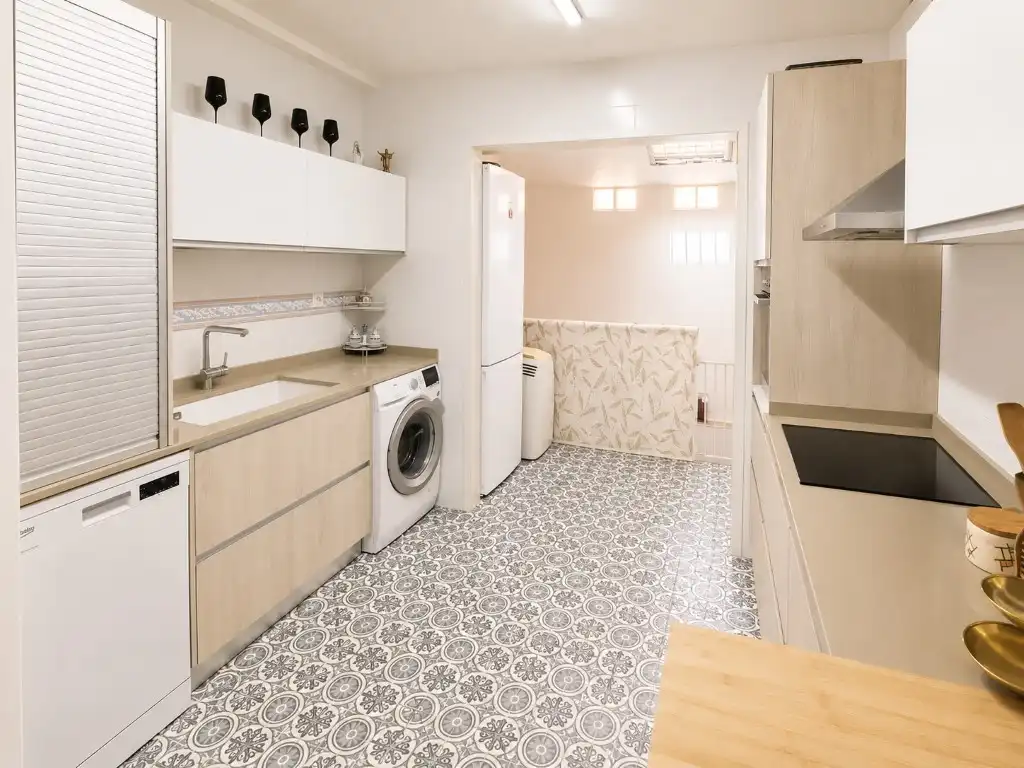 Cuina de Casa o xalet en venda en Santa Pola amb Aire condicionat, Piscina i Piscina comunitària
