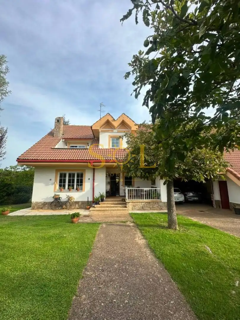 Casa pareada con terraza en venta en Calle Federico Castañón, imagen 2