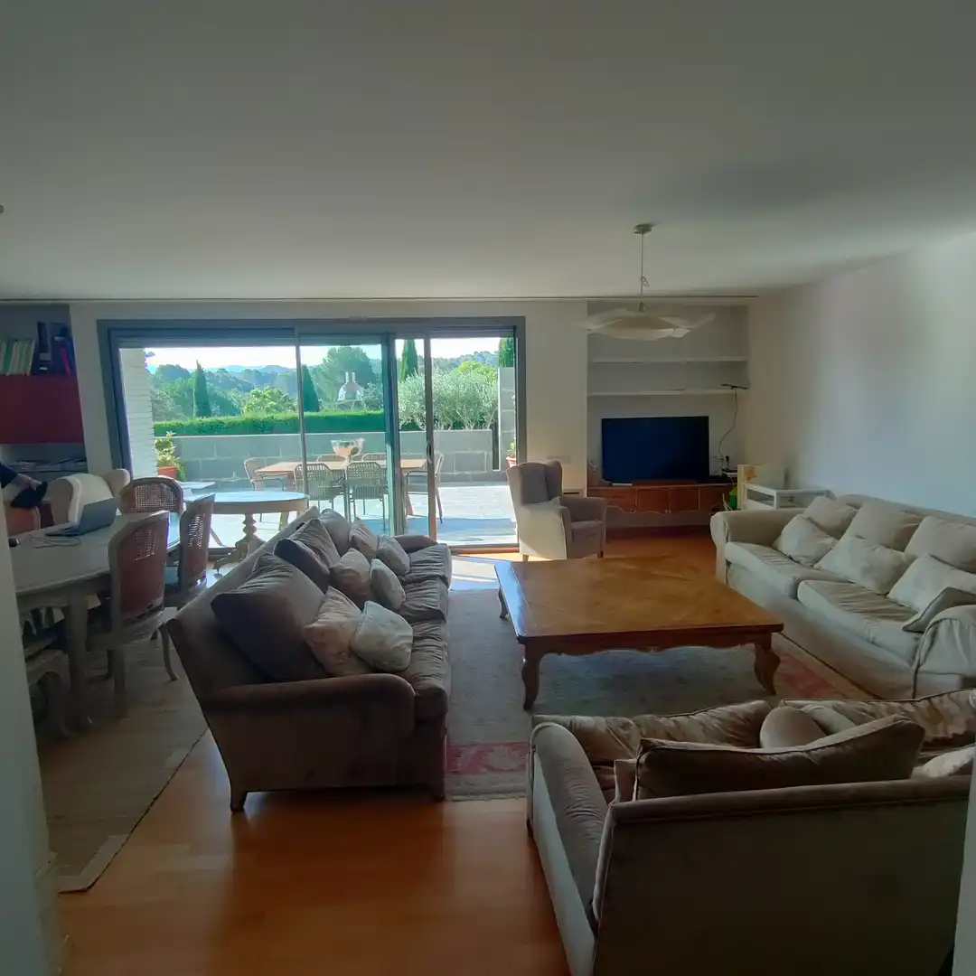 Wohnzimmer von Wohnung zur Miete in Sant Cugat del Vallès mit Klimaanlage, Parkett und Terrasse