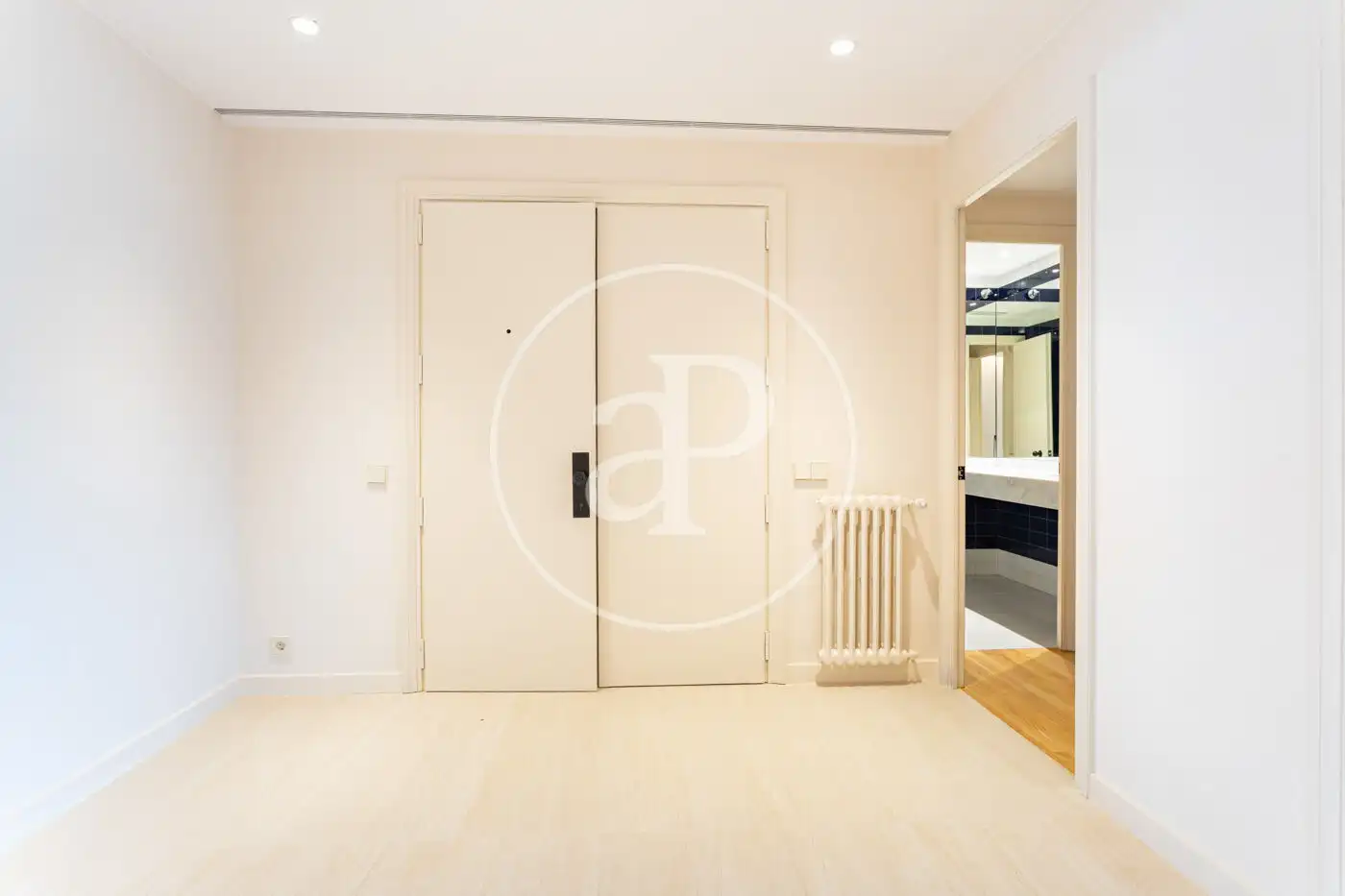 Flat for rent in Barcelona  with Air Conditioner, Heating and Private garden