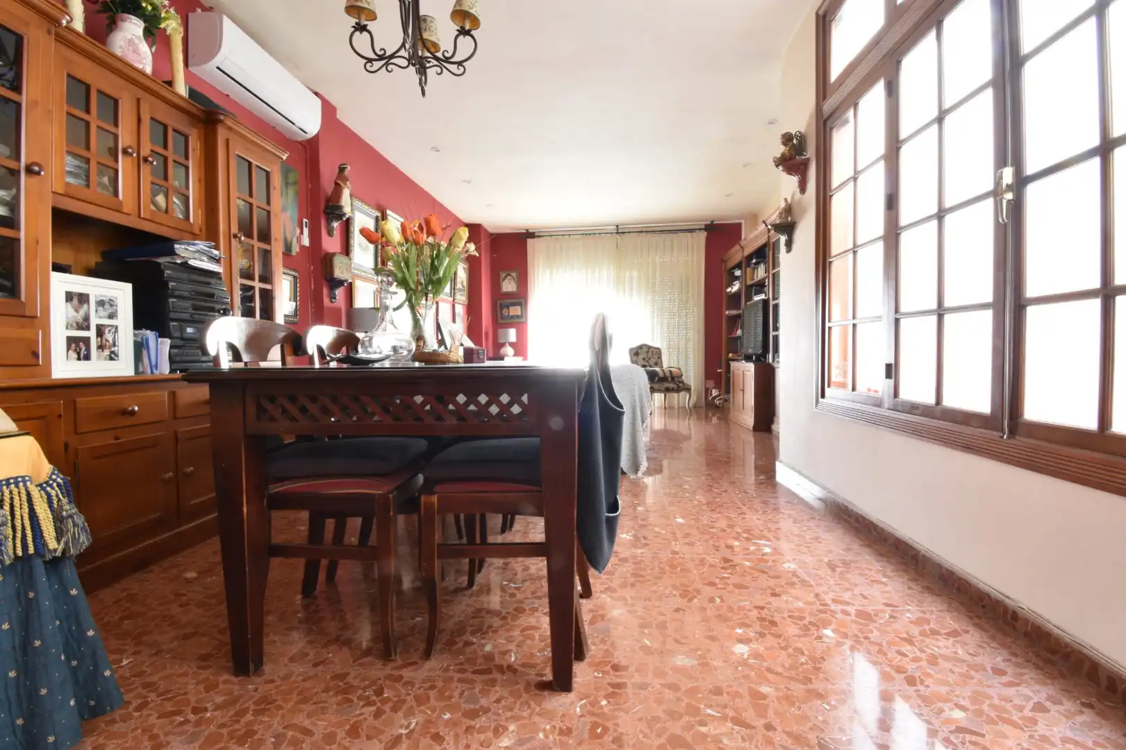 Menjador de Casa adosada en venda en Alcalá de Guadaira amb Terrassa i Balcó