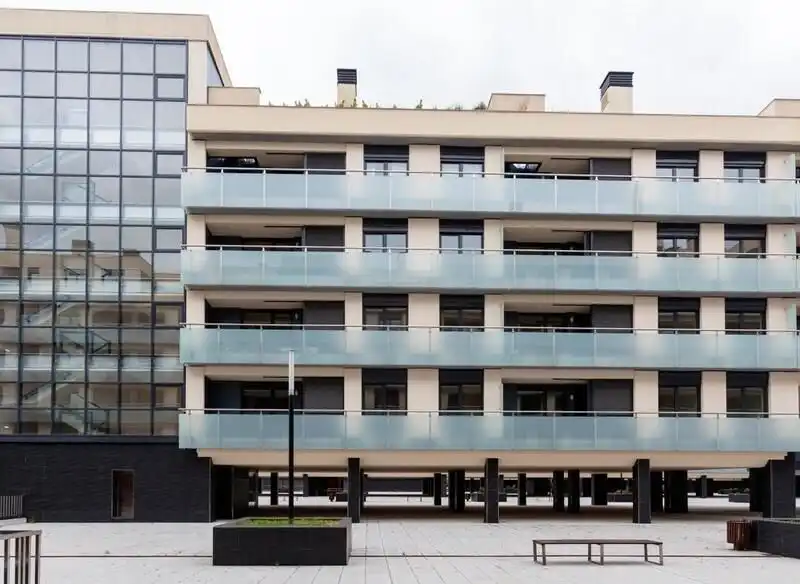 Vista exterior de Local en venta en Gijón 