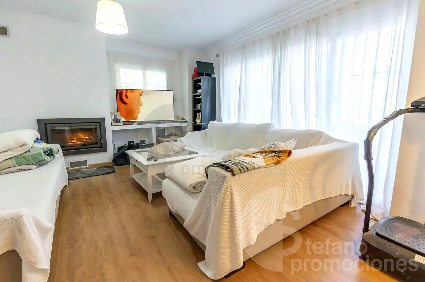 Sala d'estar de Casa adosada en venda en Málaga amb Aire condicionat, Calefacció i Jardí privat
