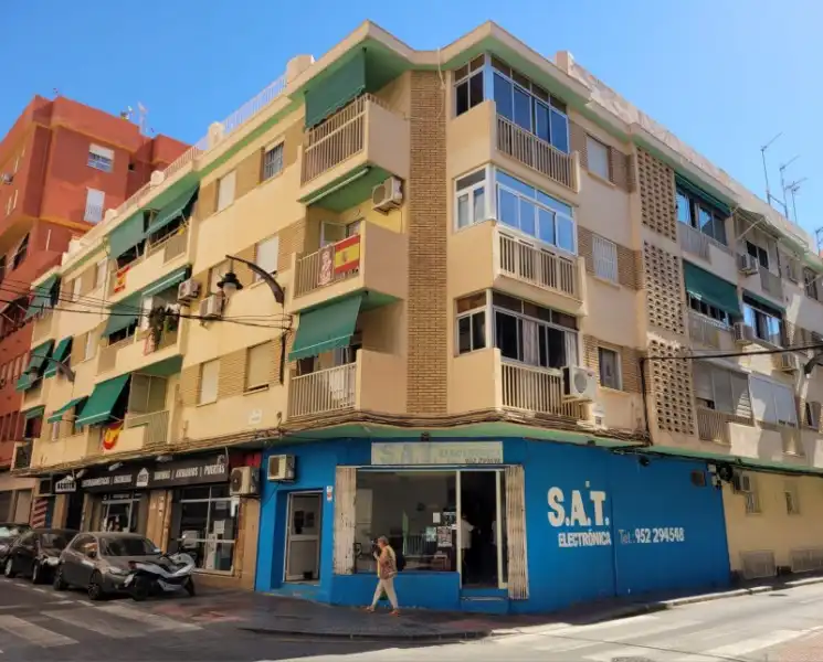 Appartamento con ascensore in vendita a Calle Aguilar y Cano 5, imagen 3