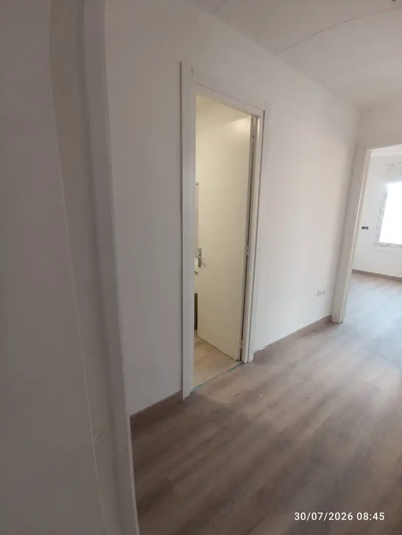 Flat for sale in Carrer d'Alpens, imagen 3