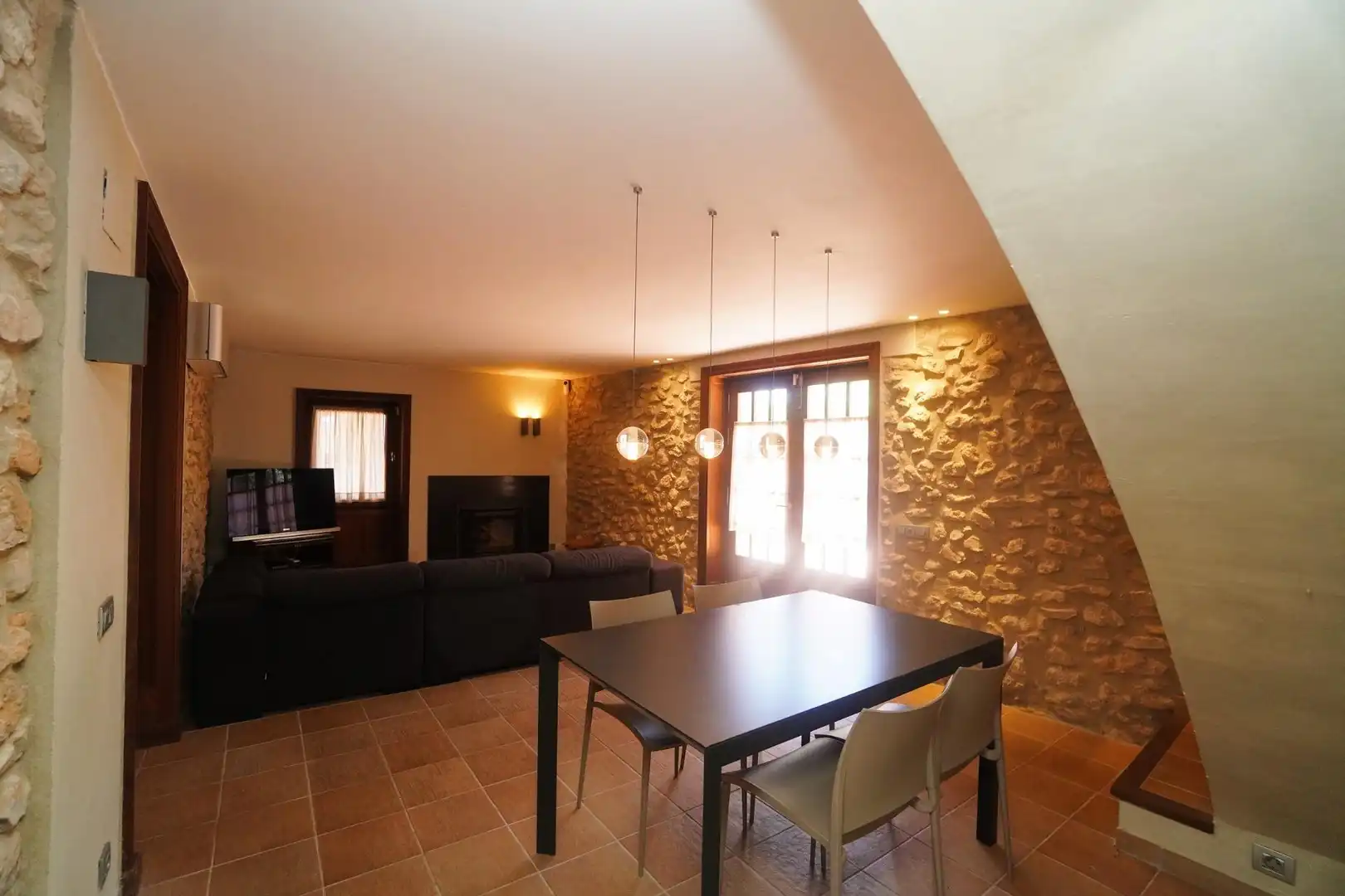 Sala d'estar de Finca rústica en venda en El Vendrell amb Aire condicionat, Jardí privat i Piscina