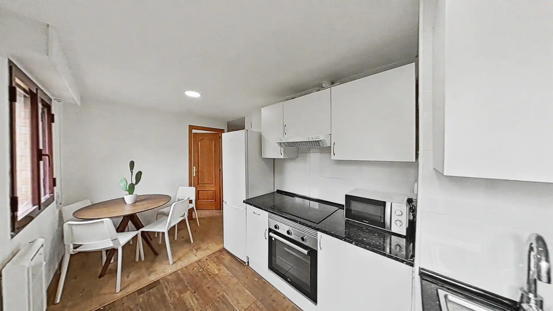 Kitchen of Flat for rent in Madrid  with Heating, Furnished and Oven