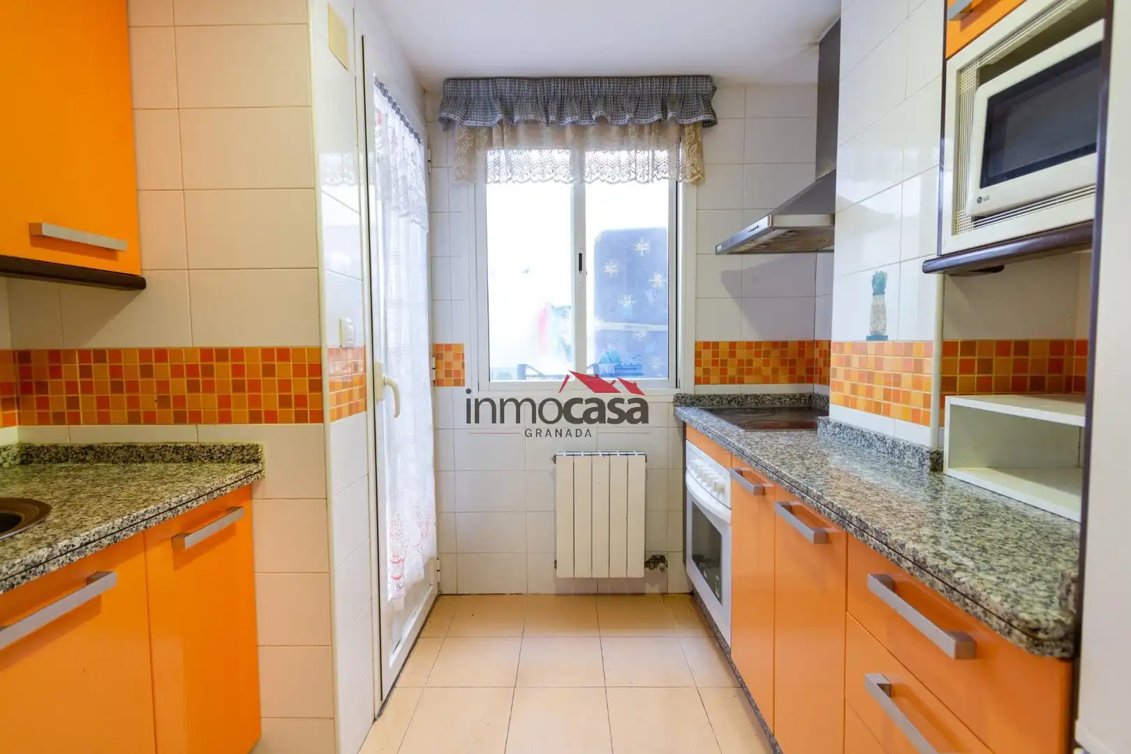 Cocina de Piso en venta en Armilla con Trastero