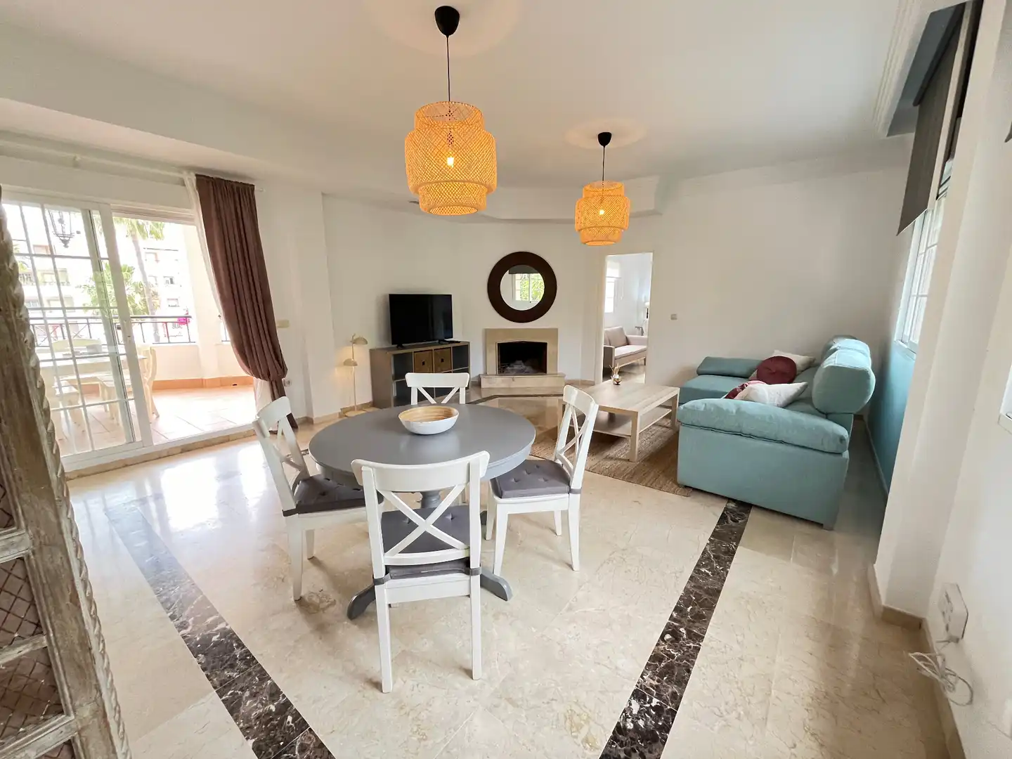 Living room of Flat for sale in Marbella  with Air Conditioner, Terrace and Storage room
