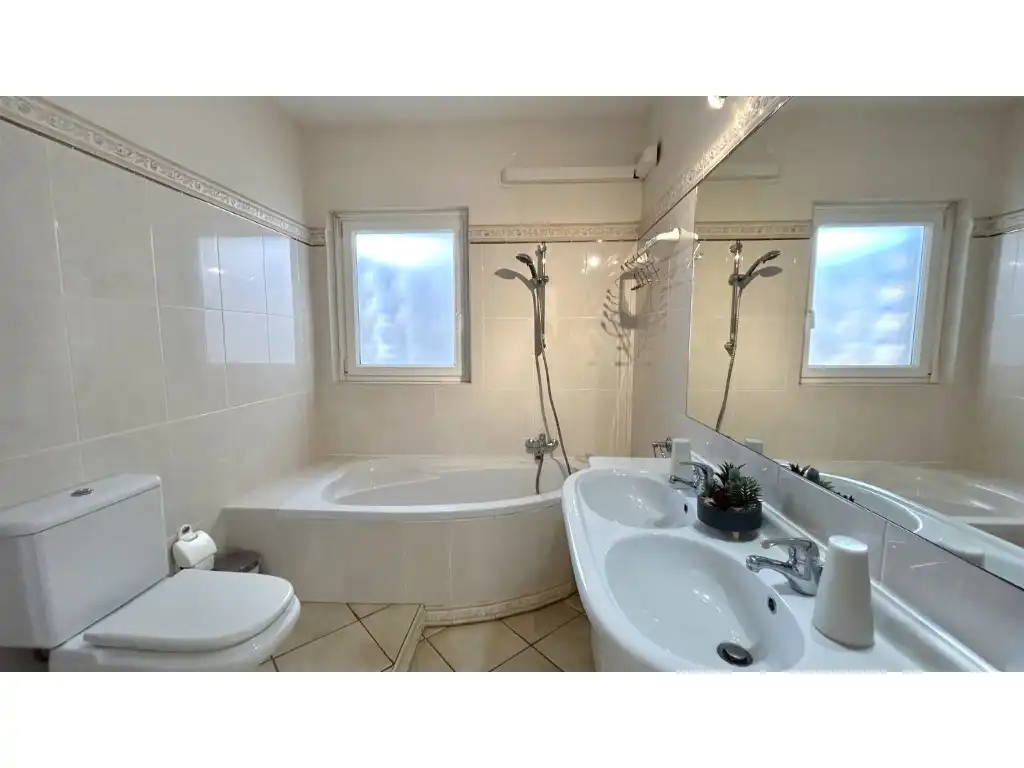 Bathroom of Houses for sale in Empuriabrava