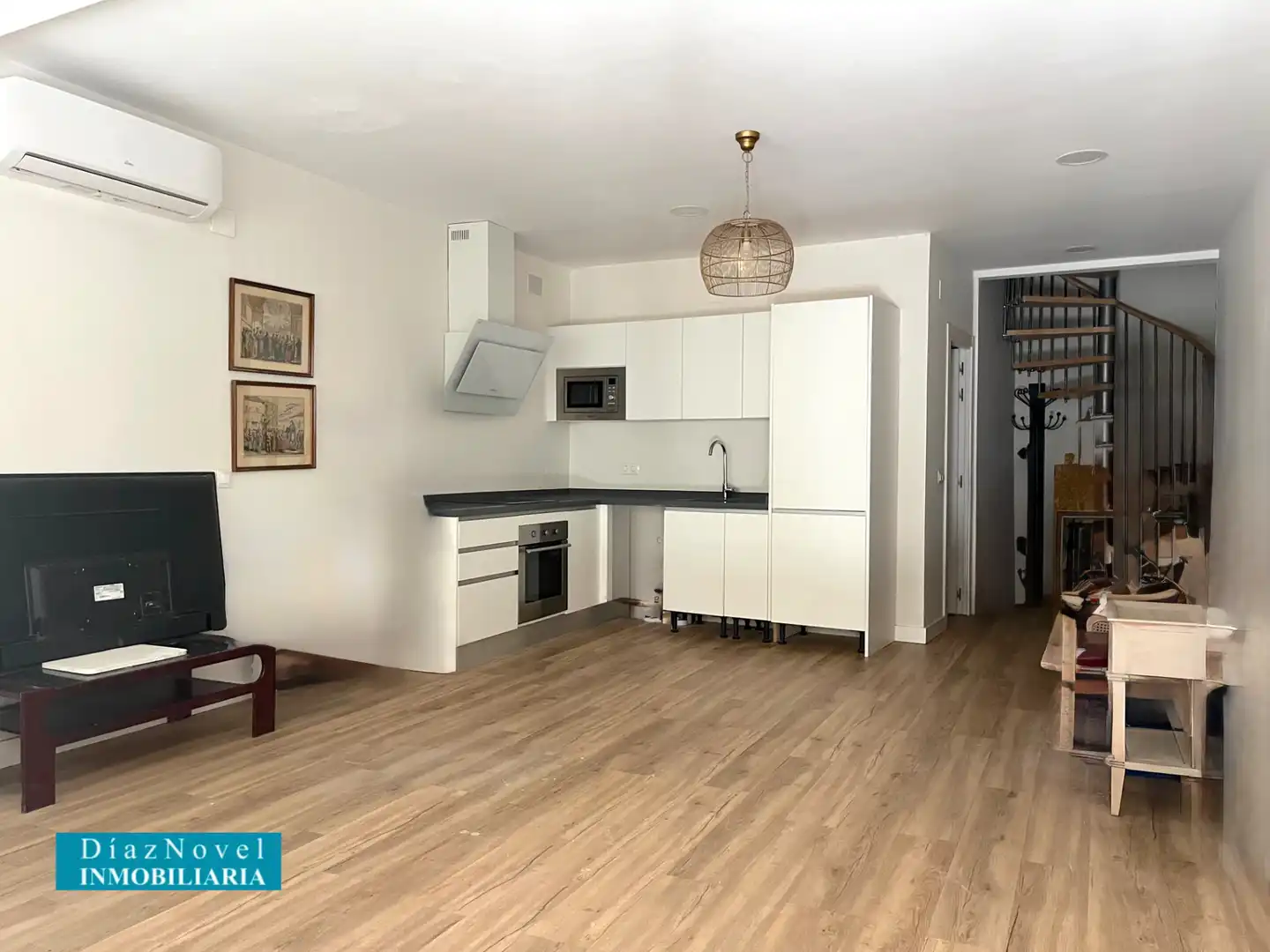 Cocina de Local en venta en Málaga con Aire acondicionado, Calefacción y Parquet