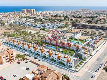 Bungalow avec piscine à vendre à Nueva Torrevieja - Aguas Nuevas