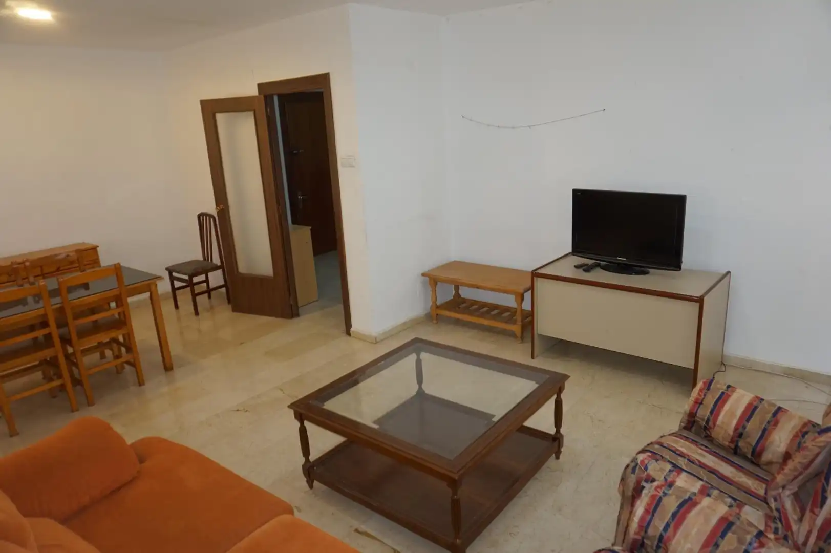 Sala d'estar de Pis de lloguer en Granada amb Calefacció i Moblat