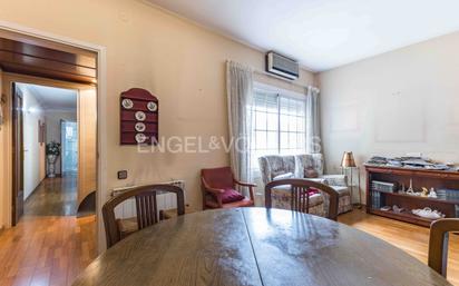 Living room of Apartment for sale in  Barcelona Capital  with Air Conditioner, Heating and Parquet flooring