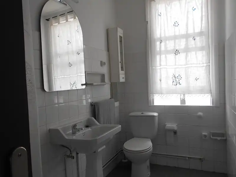 Baño de Piso de alquiler en Ferrol con Parquet