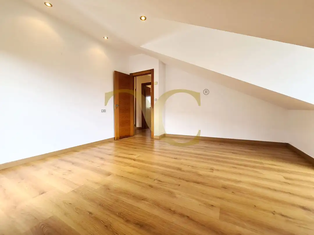 Casa o chalet en venta en Gijón  con Calefacción, Jardín privado y Balcón