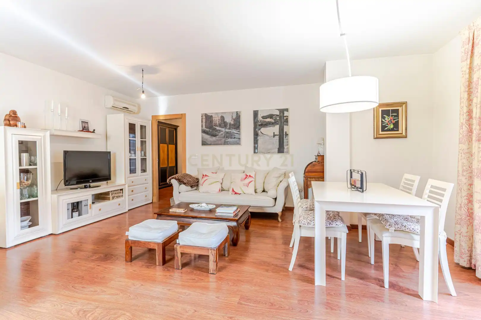 Sala de estar de Apartamento en venta en Vélez de Benaudalla con Aire acondicionado, Trastero y Piscina