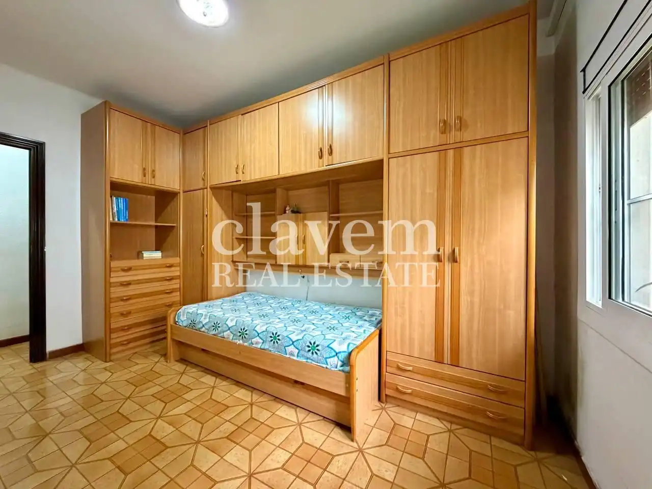 Habitación de Planta baja en venta en Nou Barris
