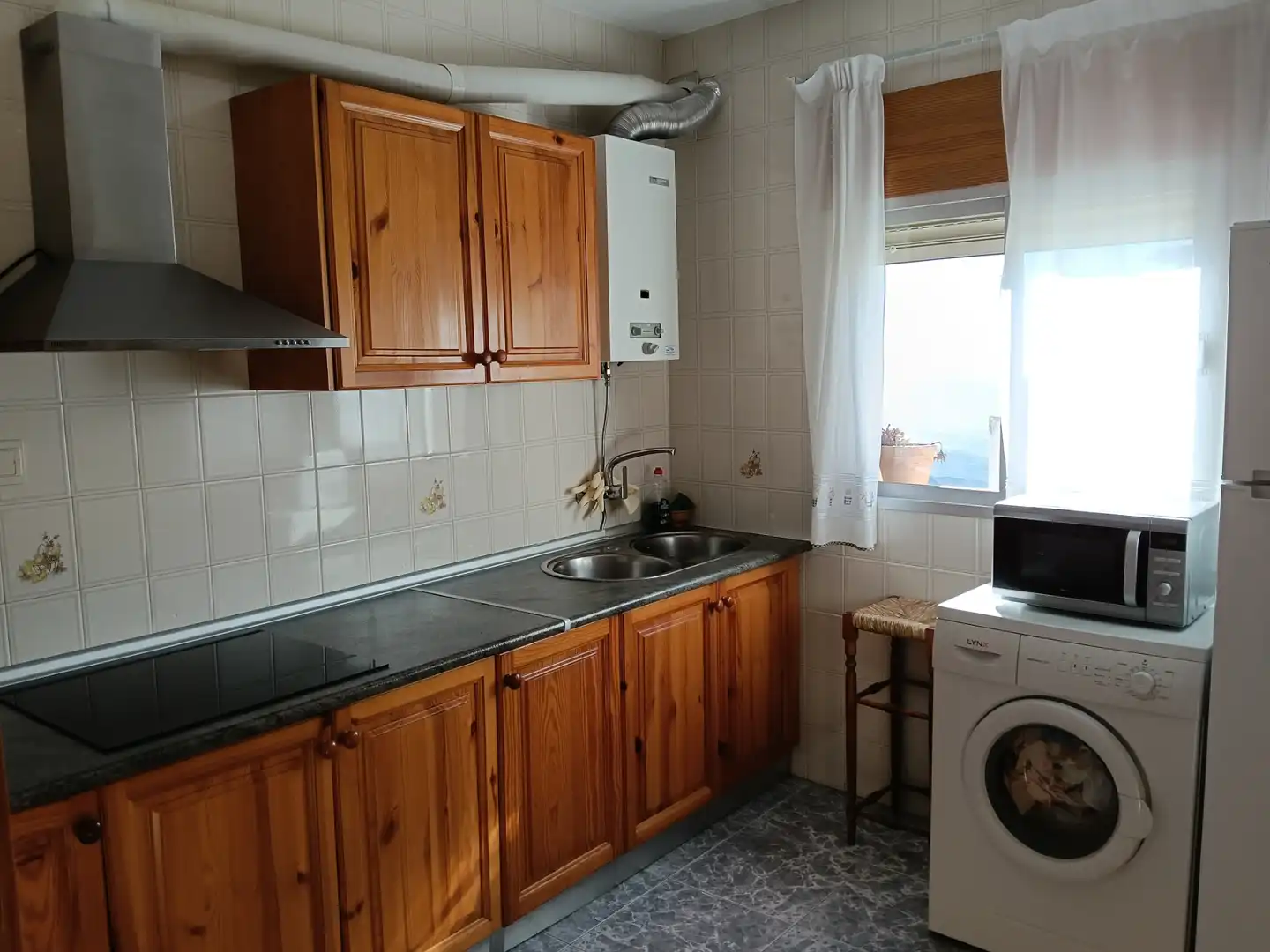 Cocina de Casa adosada en venta en Alpujarra de la Sierra con Aire acondicionado, Calefacción y Terraza