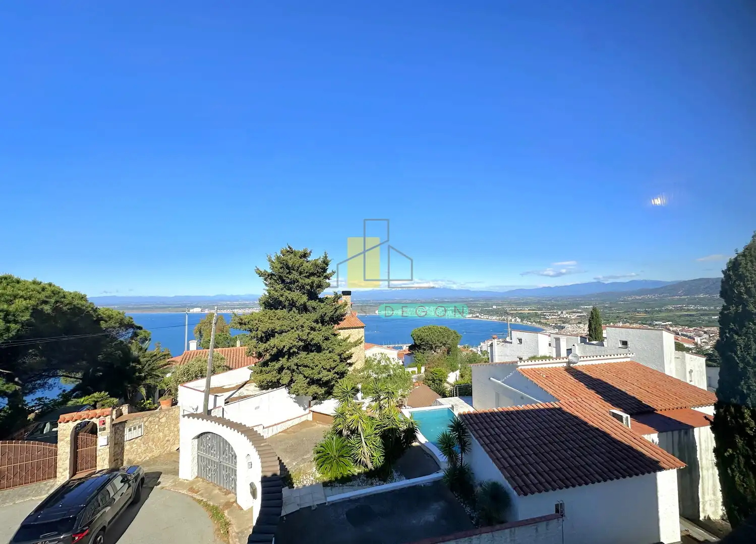 Vista exterior de Estudi en venda en Roses amb Calefacció