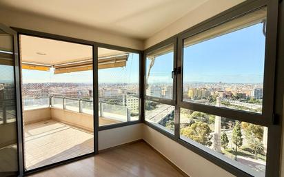 Exterior view of Flat for sale in  Valencia Capital  with Air Conditioner, Heating and Private garden