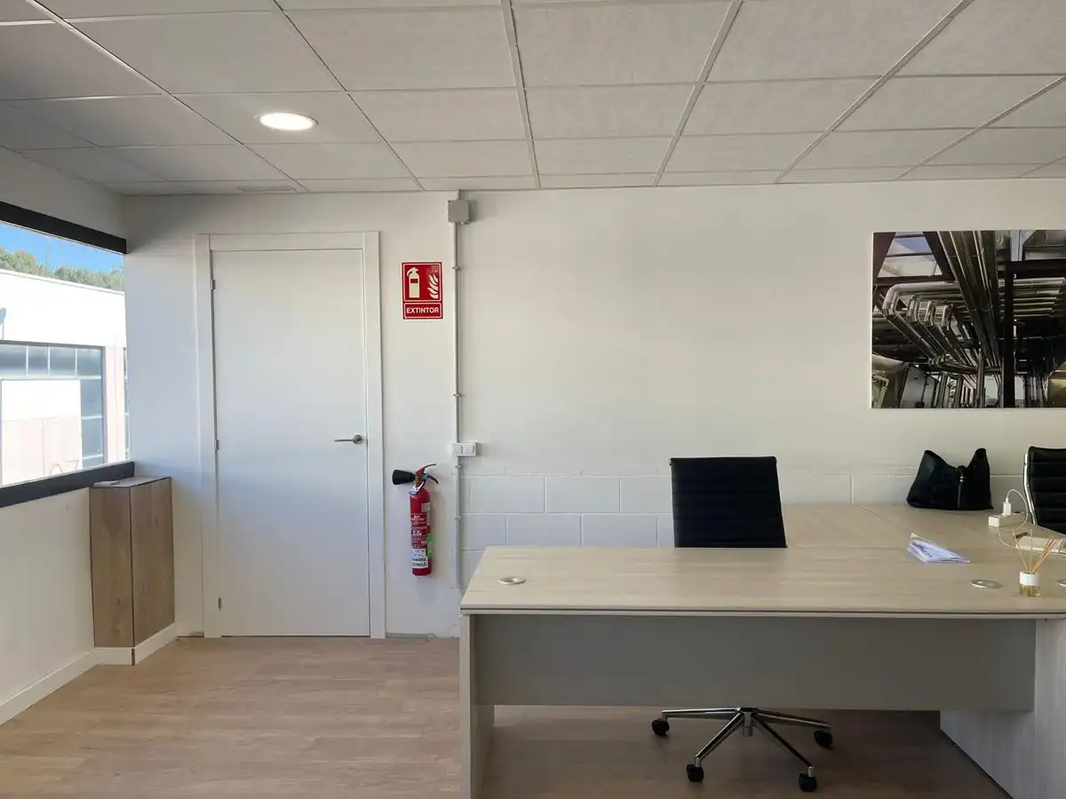Industrial building for sale in Sant Vicenç Dels Horts, imagen 8