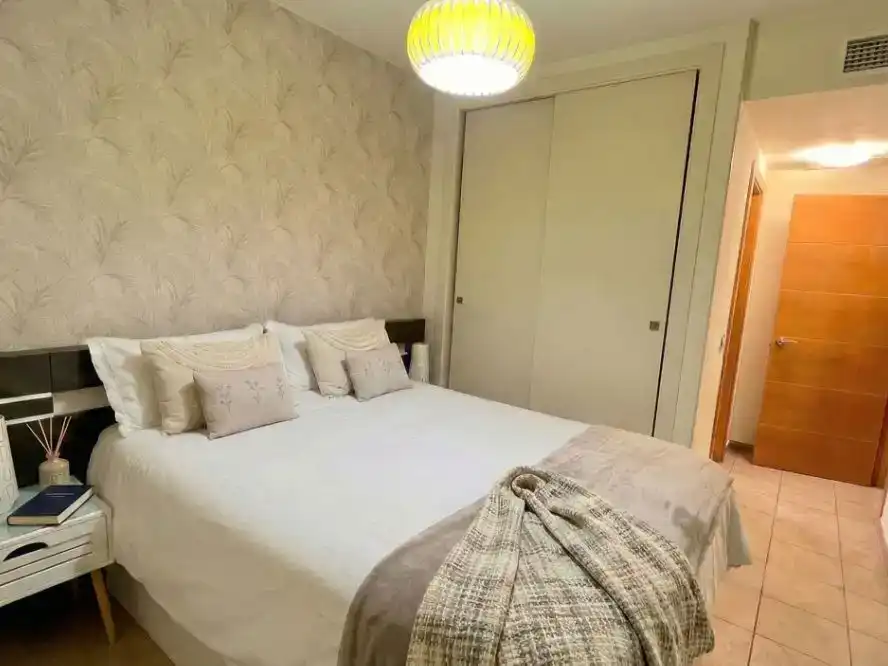 Schlafzimmer von Wohnung zur Miete in Mijas mit Klimaanlage, Privatgarten und Terrasse