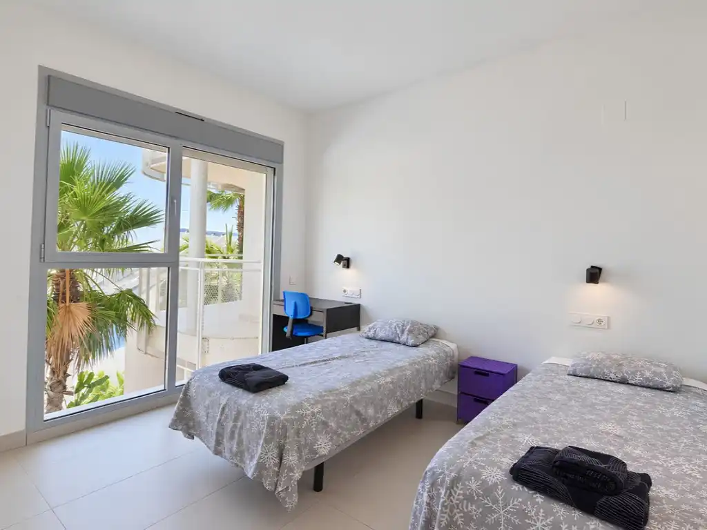 Habitación de Piso en venta en Fuengirola con Aire acondicionado, Amueblado y Horno