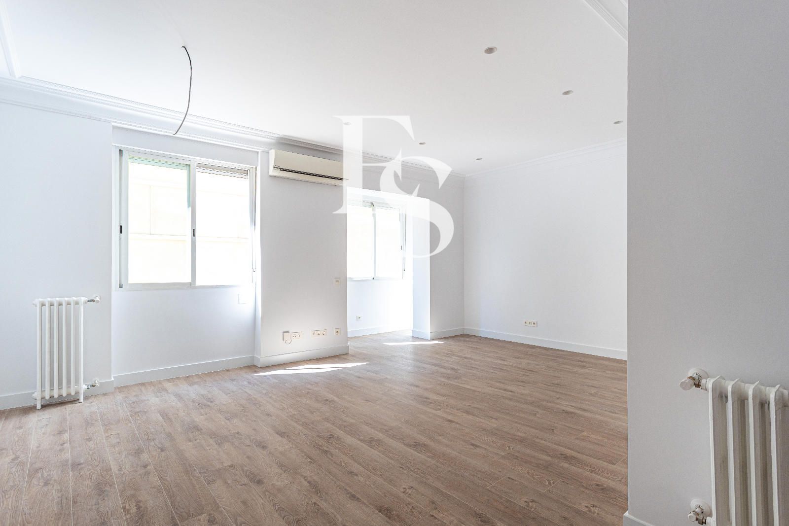 Living room of Flat for sale in  Madrid Capital  with Air Conditioner