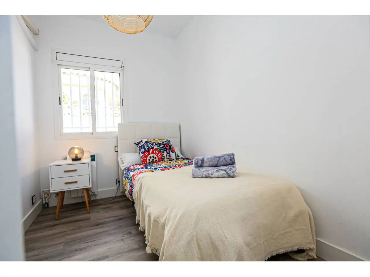 Dormitori de Casa o xalet en venda en Cambrils amb Aire condicionat, Jardí privat i Parquet