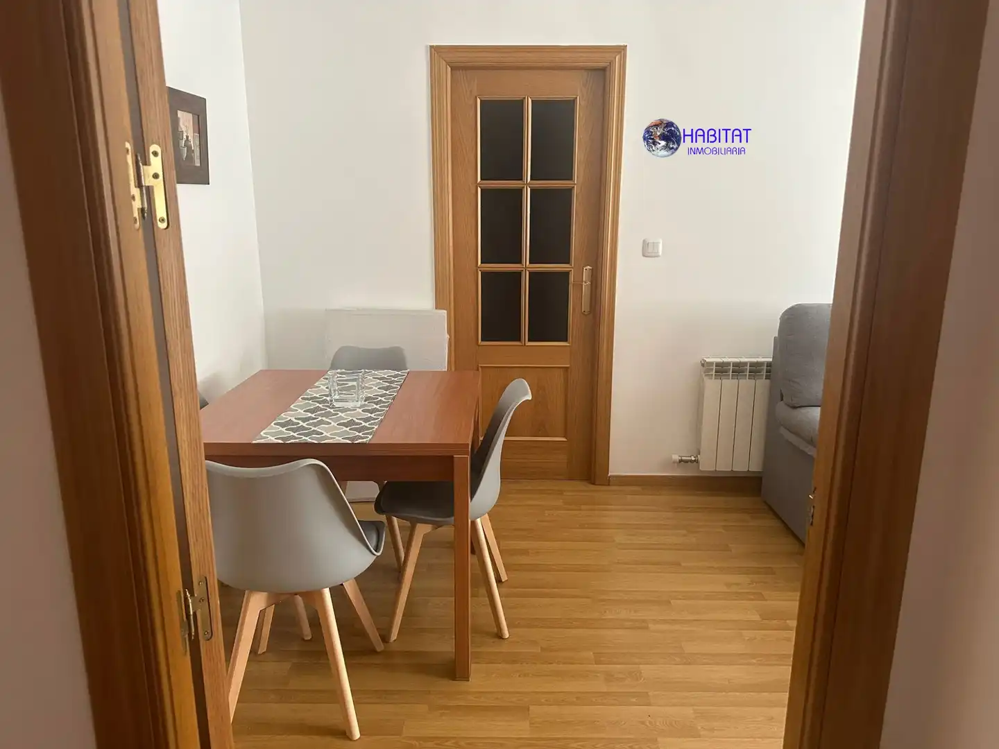 Living room of Flat for rent in Granada  with Air Conditioner, Heating and Furnished