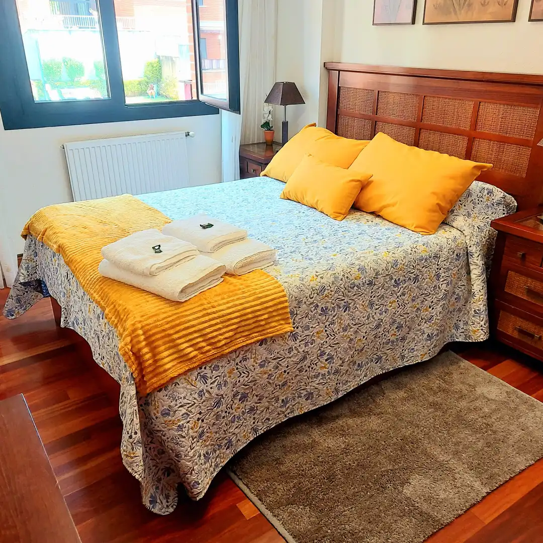 Habitación de Apartamento en venta en Castro-Urdiales con Calefacción, Terraza y Trastero