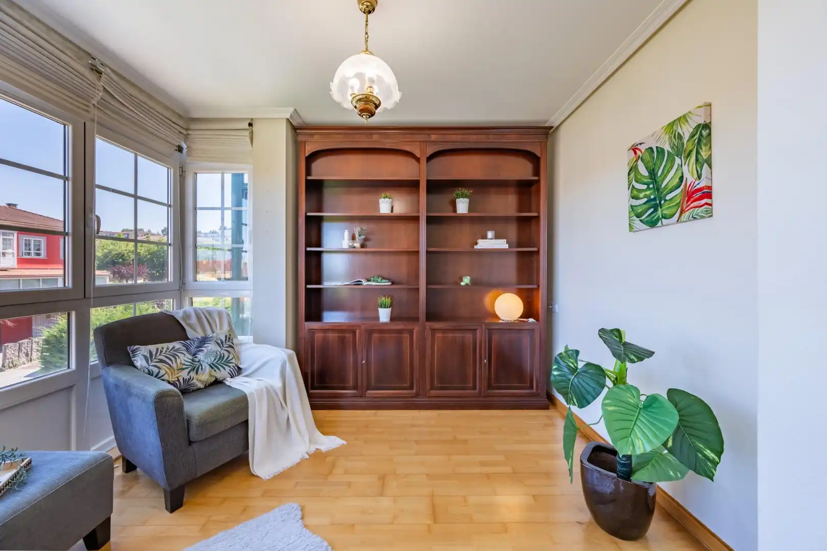 Living room of Detached homes for sale in A Coruña Capital   with Heating, Private garden and Storage room
