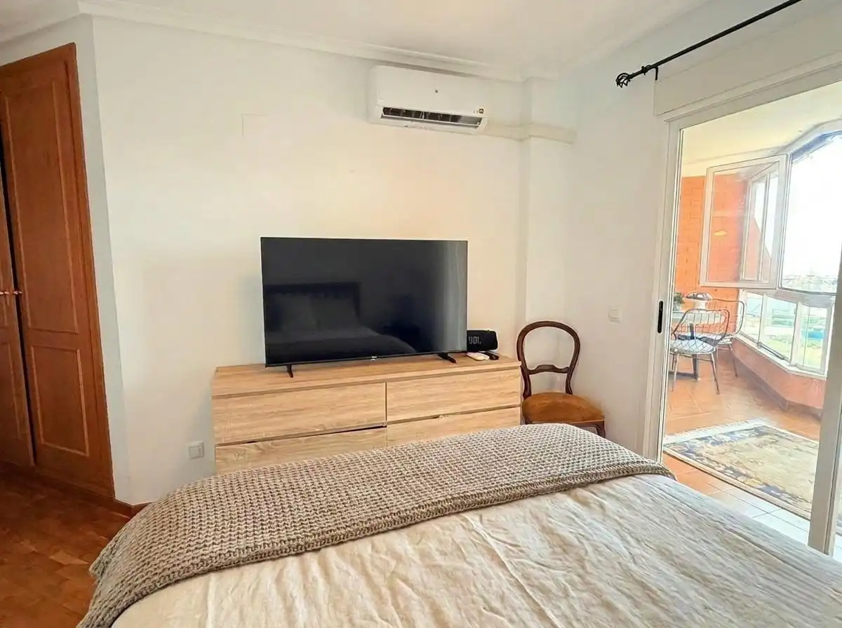Habitación de Ático en venta en Alicante / Alacant con Aire acondicionado, Terraza y Piscina comunitaria
