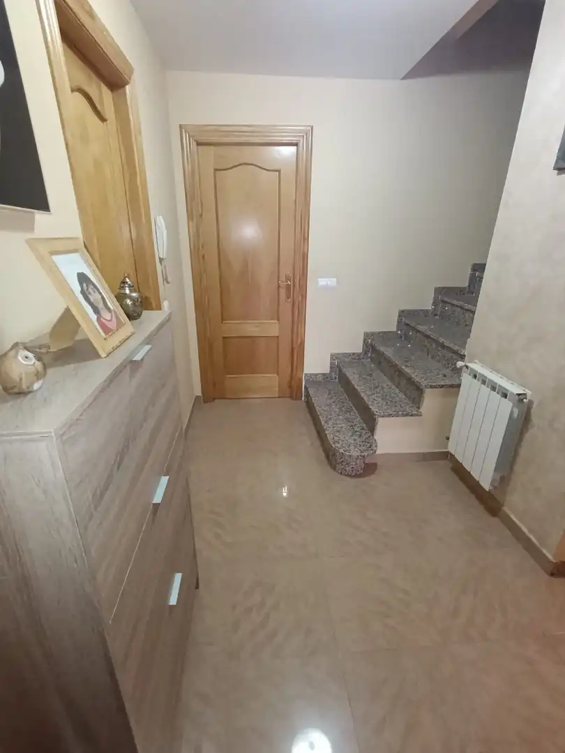 Casa adosada en venda en Linares amb Aire condicionat, Calefacció i Terrassa