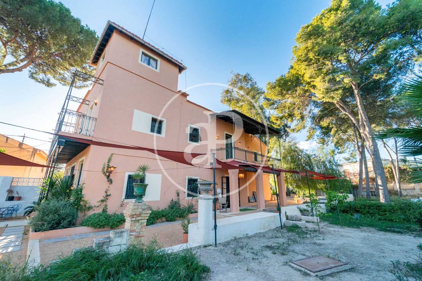 Vista exterior de Casa o chalet en venta en Alicante / Alacant con Aire acondicionado, Calefacción y Jardín privado