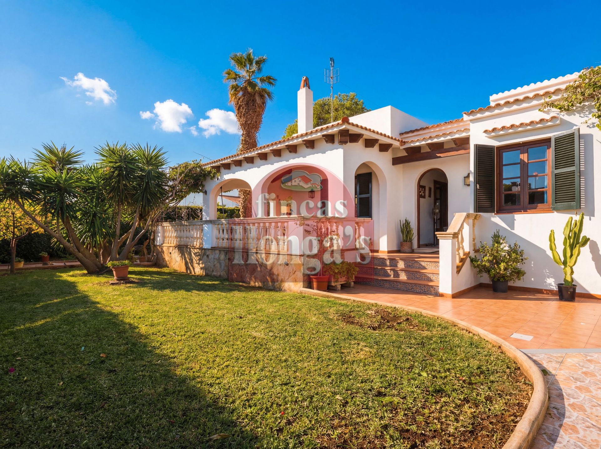 Vista exterior de Casa o xalet en venda en Ciutadella de Menorca amb Jardí privat i Terrassa